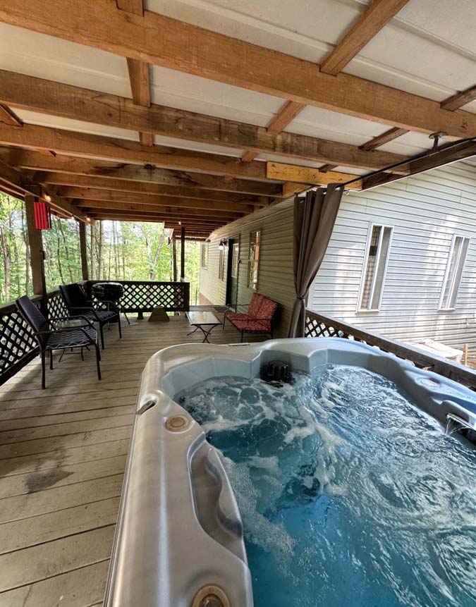 The Dogwood at Timberline Cabins spa area