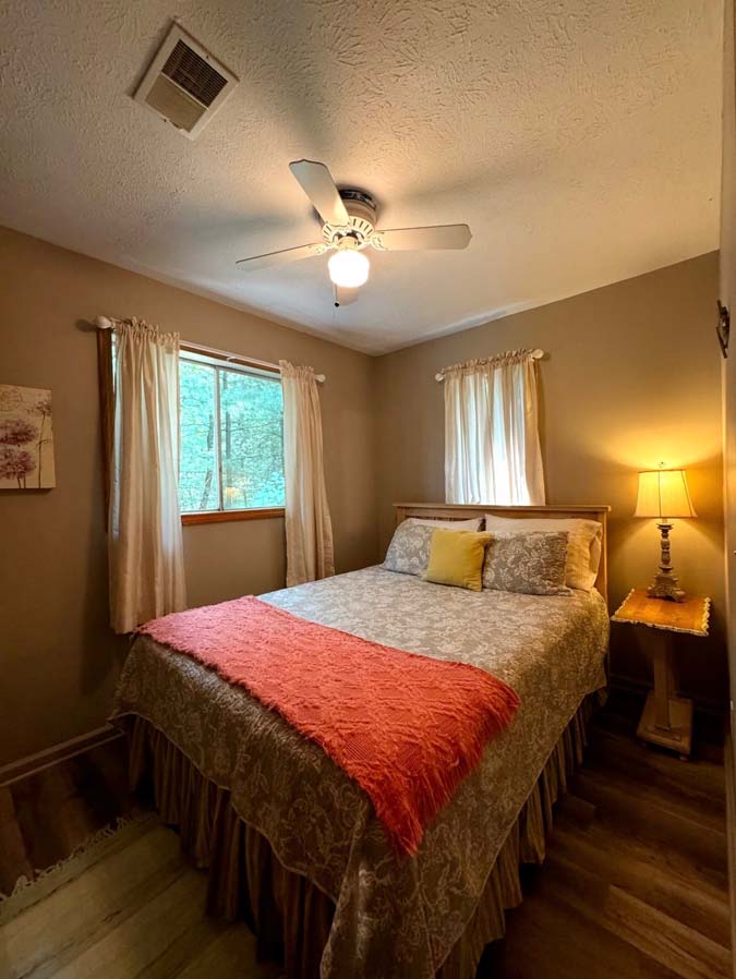 The Dogwood at Timberline Cabins ceiling fan