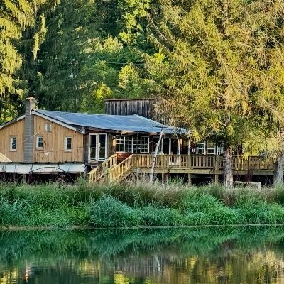 Peaceful Pines Lodge beside the stables